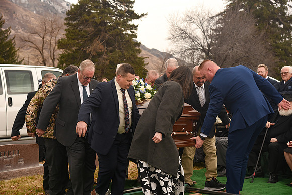 Funeral-079