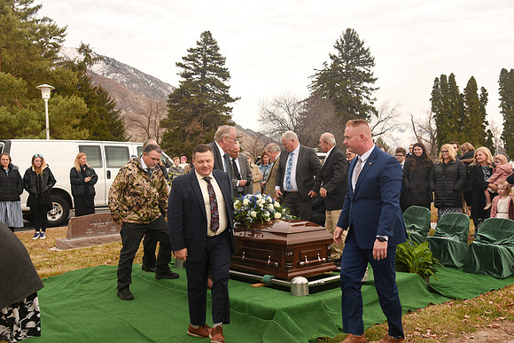 Funeral-080